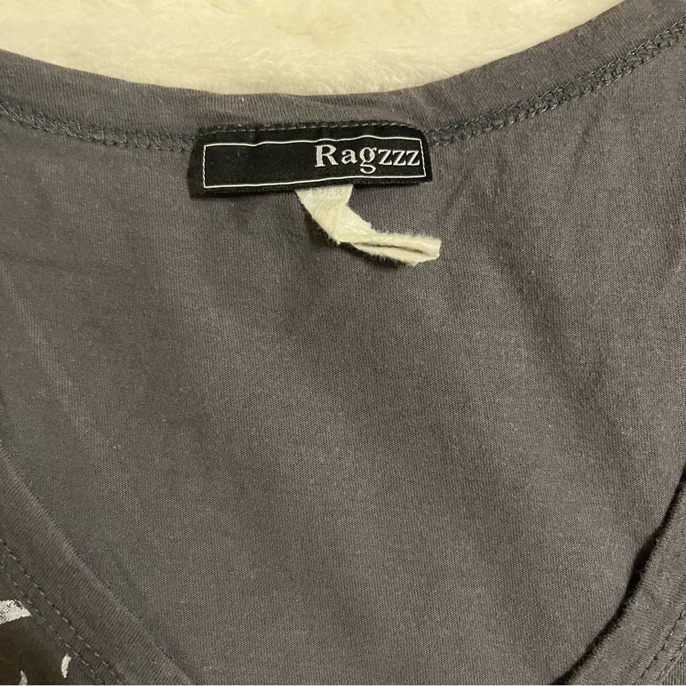 Butterfly on gray Ragzzz scene y2k shirt - Picture 4 of 5